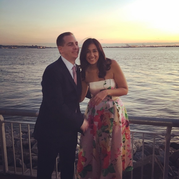 Beautiful flower print gown - Picture 3 of 3